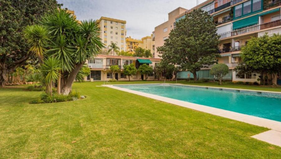 Stylish 3 Bedroom Penthouse In Marbella Centre With Large Pool Close To The Beach Exteriér fotografie